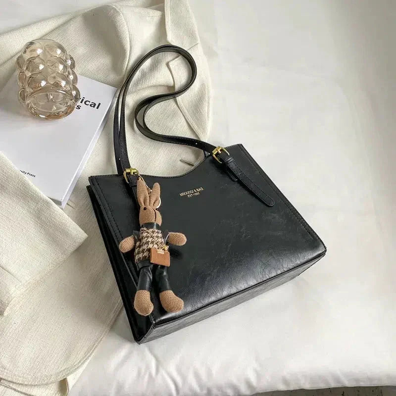 Clarie - Vintage Vegan Leather Shoulder Bag