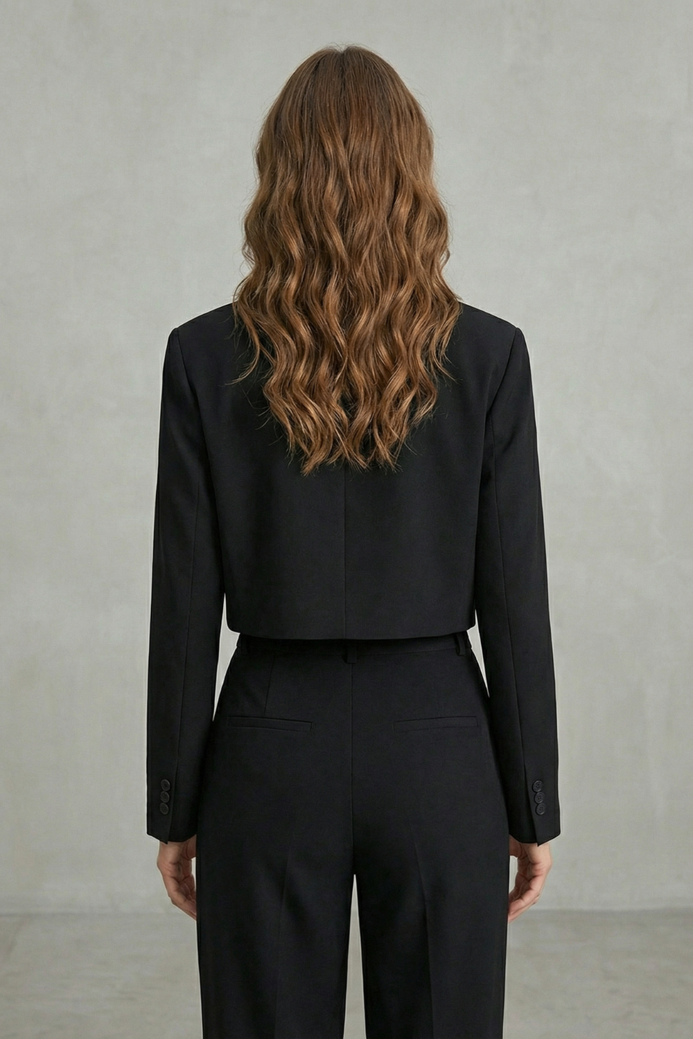 Domina | Women's Chic Cropped Silhouette Blazer