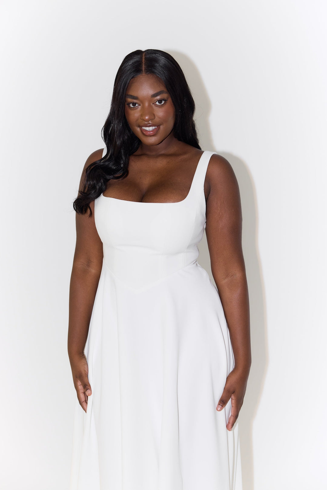 Leah - Timeless Flowy Midi Dress