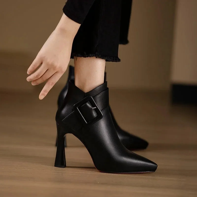 Lia – Leather Buckle Boots