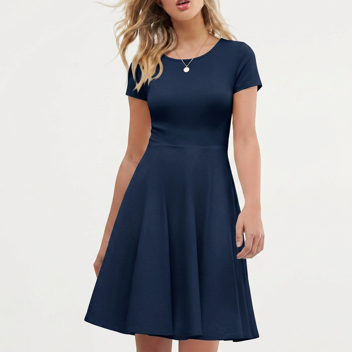 Evelyn Quinn | Women's Timeless Elegance With A Feminine Touch