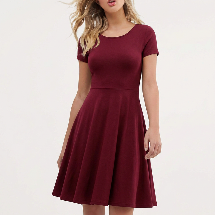 Evelyn Quinn | Women's Timeless Elegance With A Feminine Touch